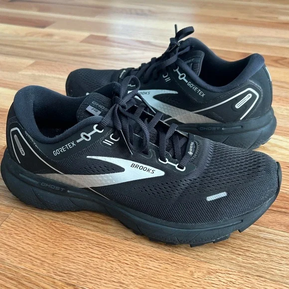 Brooks Black Athletic Shoes - Picture 3 of 7